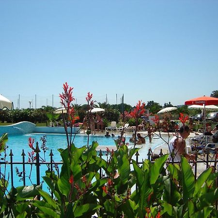 Elena Club Resort Silvi Marina Eksteriør billede