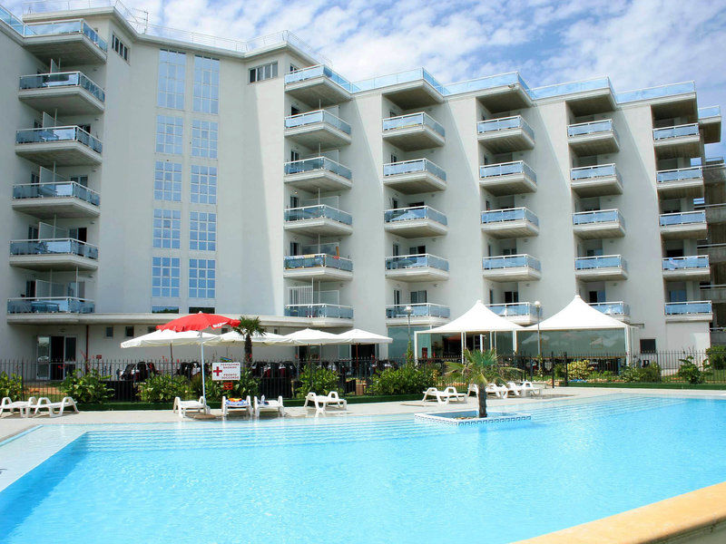 Elena Club Resort Silvi Marina Eksteriør billede