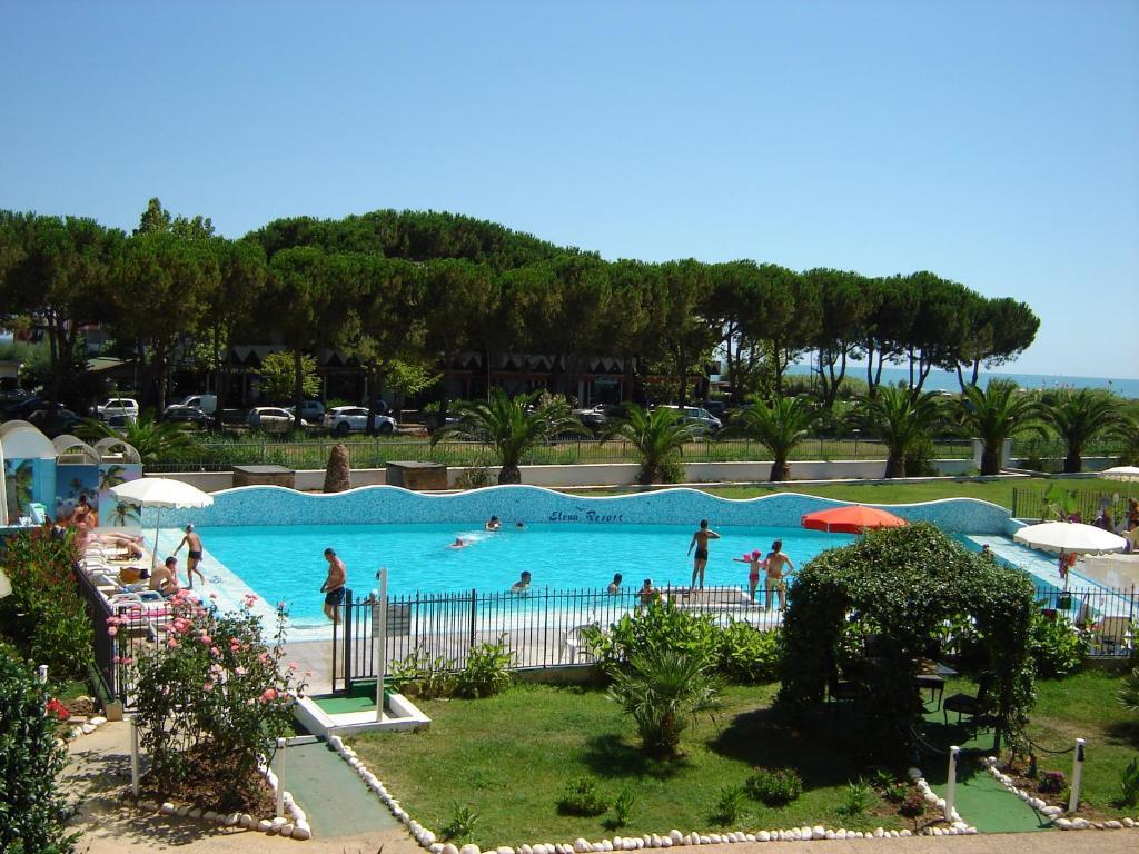 Elena Club Resort Silvi Marina Eksteriør billede